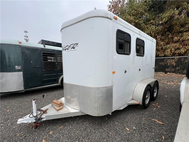 2005 Trails West Horse Trailers Adventure 2 H Bumper Pull