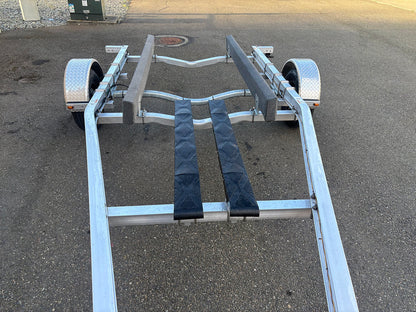 COM-2900 Commander Series | Boat Trailer