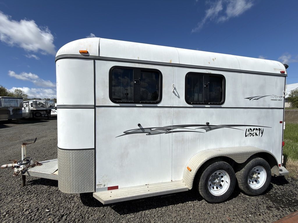 2006 Thuro-Bilt Horse Trailers Liberty 2 H Slant Load
