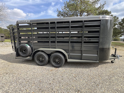 Circle W 6’x16′ Bumper Pull Livestock Trailer