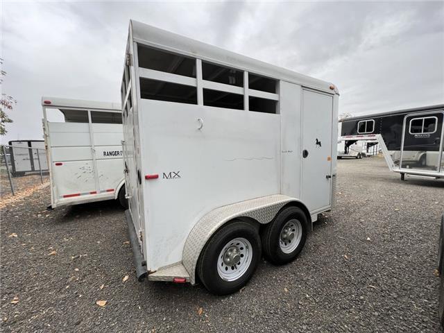 2005 Trails West  Horse Trailers Adventure 2 H Bumper Pull