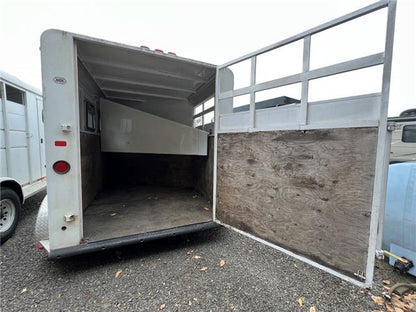 2005 Trails West  Horse Trailers Adventure 2 H Bumper Pull
