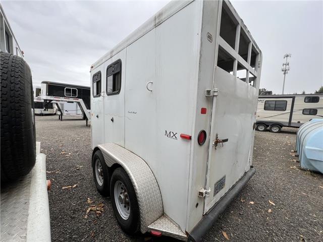 2005 Trails West  Horse Trailers Adventure 2 H Bumper Pull